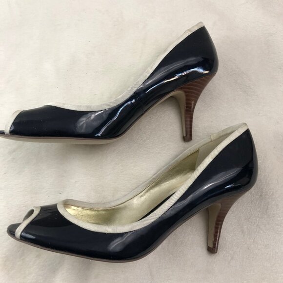 Sandal Black Open Toe Patent Leather - GUESS Women's Shoe Open Toe Size 9M - Picture 6 of 9